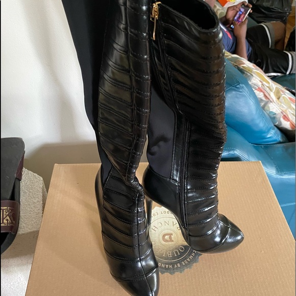 Black man made boots 4’. Never wore them. - Picture 2 of 4